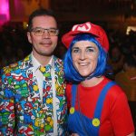 Hirrlingen 05.02.2023
Fasnet, Nacht der Orginalen, Orginalen Hirrlinger Schlosshexen, Buergermeister Simon Koenig (li) mit Frau Claudia
FOTO: ULMER
xxNOxMODELxRELEASExx