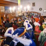 Hirrlingen 06.02.2023
Fasnet, Umzug Orginalen Hirrlinger Schlosshexen:
Schmuckbild, Stimmung im Gasthaus Krone
FOTO: ULMER
xxNOxMODELxRELEASExx